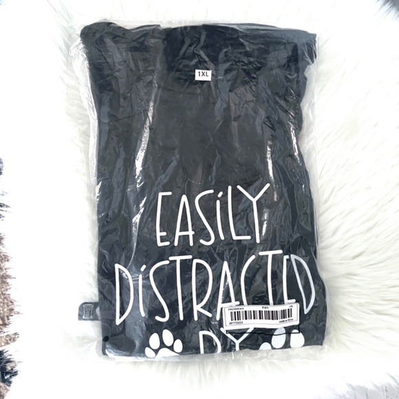 🐶❤️NWT |•EASILY DISTRACTED BY DOGS•| ❤️🐶 - Picture 9 of 13